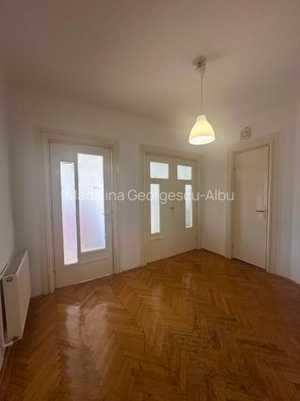 Apartament cu 2 camere decomandat în Armeneasca Apartament cu 2 camere decomandat în Armeneasca