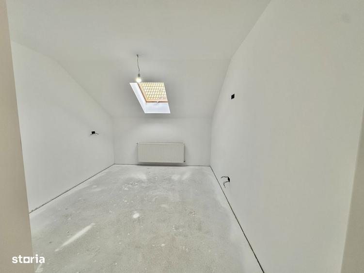 Casa individuala de vanzare cu garaj si curte proprie Halchiu - 1