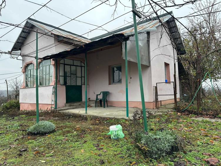 Casa de vanzare comuna maciuca - 1