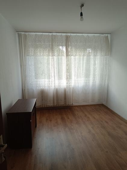 2 camere Berceni,Alex Obregia