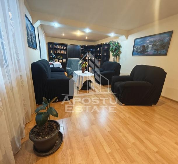 Casa individuala de vanzare, cu 4 camere si 2 garaje, zona Lipovei - 9