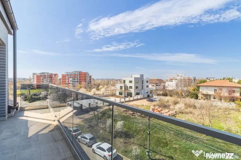 Apartament cu 4 camere decomandat în Sisești
