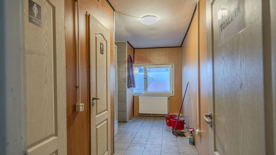 Hala + Spatiu de birouri cu destinatii multiple : Teren 1116 mp - 12