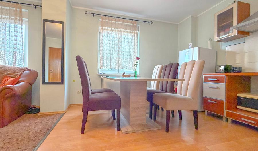 Apartament unic cu 7 camere, 3 balcoane, 3 bai, 2  parcari, 2 beciuri, Central - 9