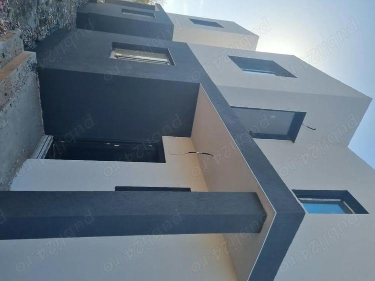 Duplex cu Perete Dublu, Proiect Modern - 5