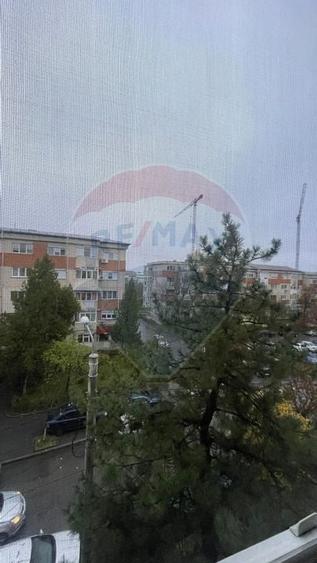 Apartament cu 4 camere de închiriat în zona Sarari - 12