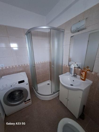 Poprietar inchiriez ap.1 cam decomandat utilat ,Complex-Lunei , centrala proprie - 4