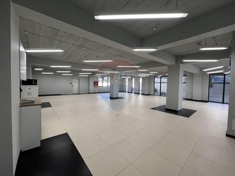Spatiu comercial modern de inchiriat / 2 locuri de parcare - 26