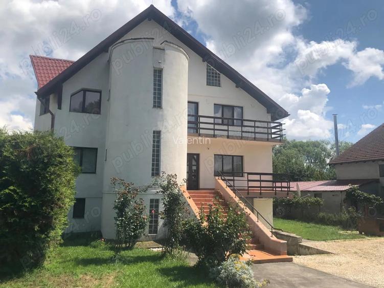 Casa spa?ioasa cu 7 camere in Stupini - Bra?ov Casa spa?ioasa cu 7 camere in Stupini - Bra?ov