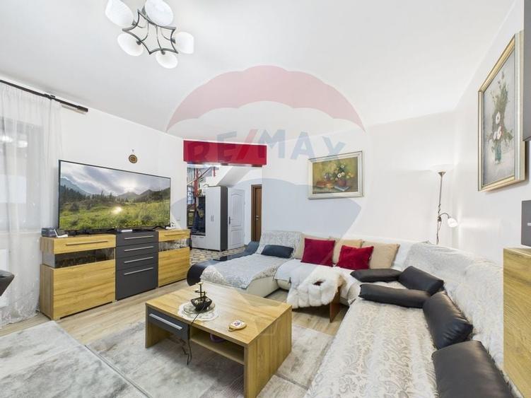 Casă / Vilă cu 5 camere de vânzare în zona Central - 3