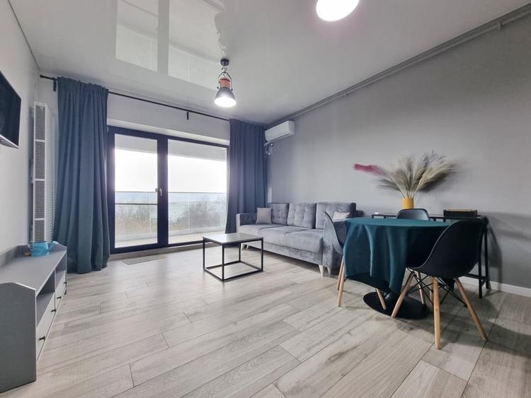 Rezidenta centrala in Mamaia cu vedere frontala catre lac - 1