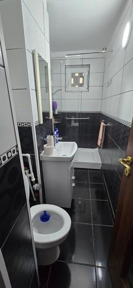 Închiriere apartament 3camere, etaj 1 , micro 5 Târgoviște - 9