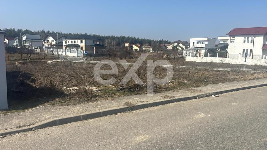 Teren Construcții intravilan de 900 mp, în Trivale