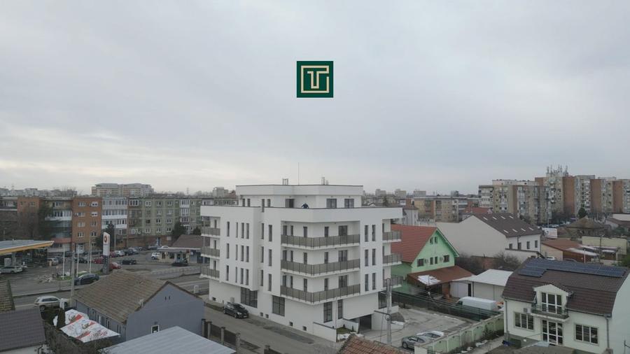Penthouse cu 3 camere semidecomandat în Miorița