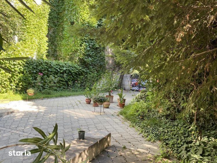 Casă cu Teren 700 Mp în Centrul Civic
