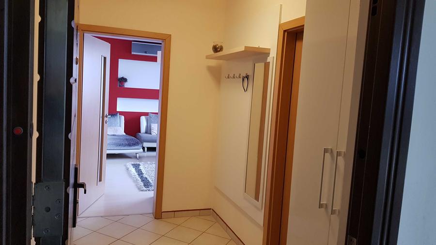 Apartament cu 3 camere decomandat în Olimpia-Stadion