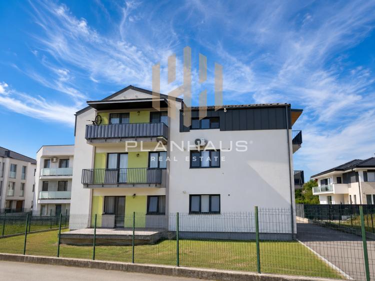 Apartament cu 3 camere decomandat, mobilat în Valea Borcutului