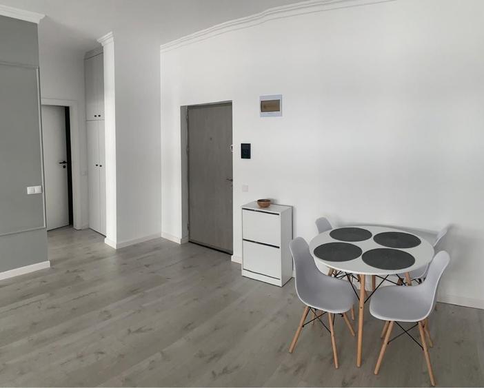 Apartament cu 2 camere decomandat în Florești