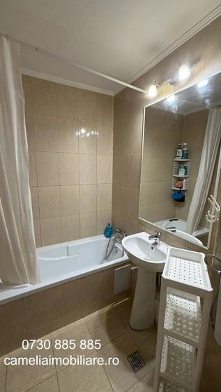 Apartament cu 3 camere semidecomandat în Mărășești