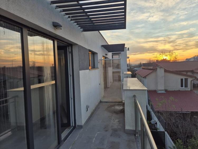 Duplex cu 4 camere cu Canalizare în Chitila