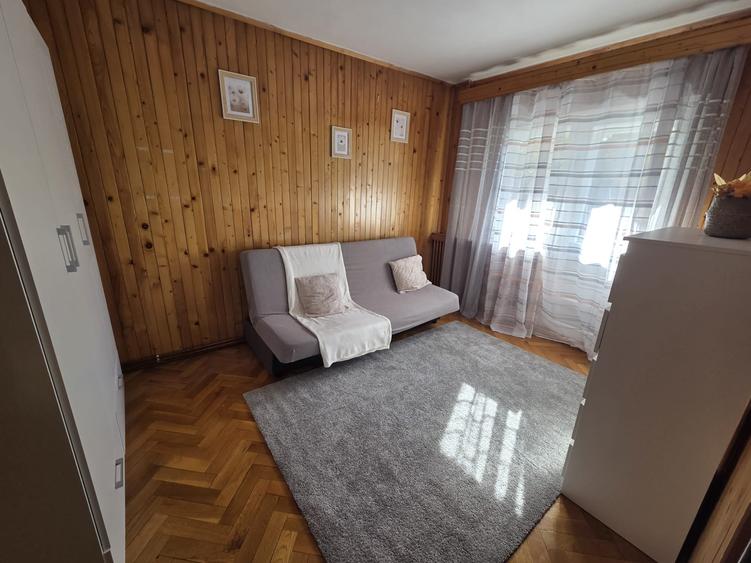 Apartament cu 3 camere decomandat în Zorilor