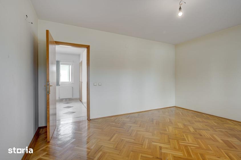 Casă cu 3 camere cu Teren 302 Mp în Central