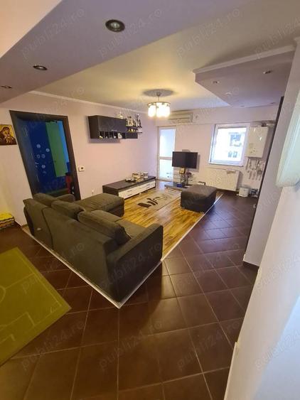 Apartament cu 3 camere decomandat în Vitan
