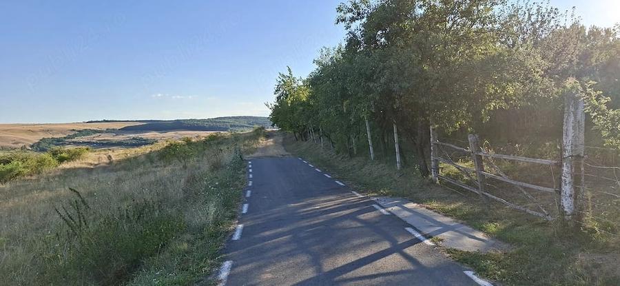 Teren de 1000 mp, în Vâlcele