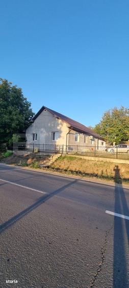 Casă cu 2 camere cu Teren 1000 Mp în Central