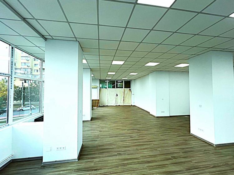 Spațiu comercial, de 126 mp, în Central