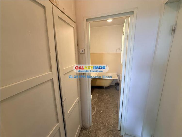 Apartament cu 3 camere semidecomandat în Cina