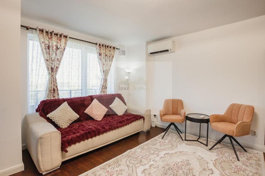 Apartament cu 3 camere semidecomandat, mobilat în Sopor