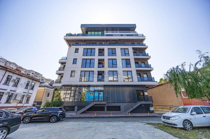 Penthouse cu 4 camere decomandat în Decebal