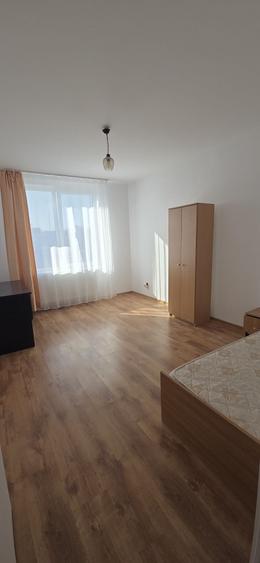 Apartament cu 3 camere decomandat în Florești