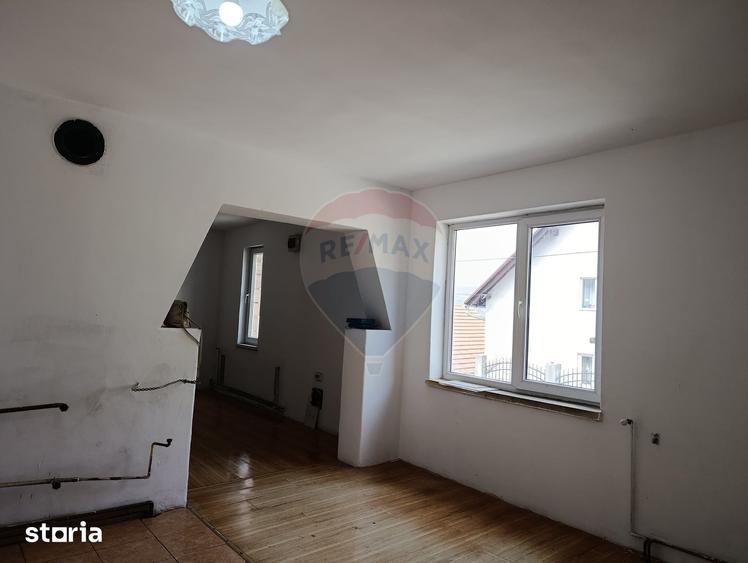 Casă cu 3 camere cu Teren 352 Mp în Central