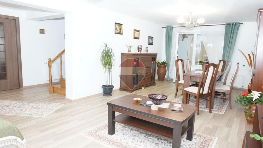 Casă individuală cu 5 camere cu Teren 366 Mp în Tărlungeni