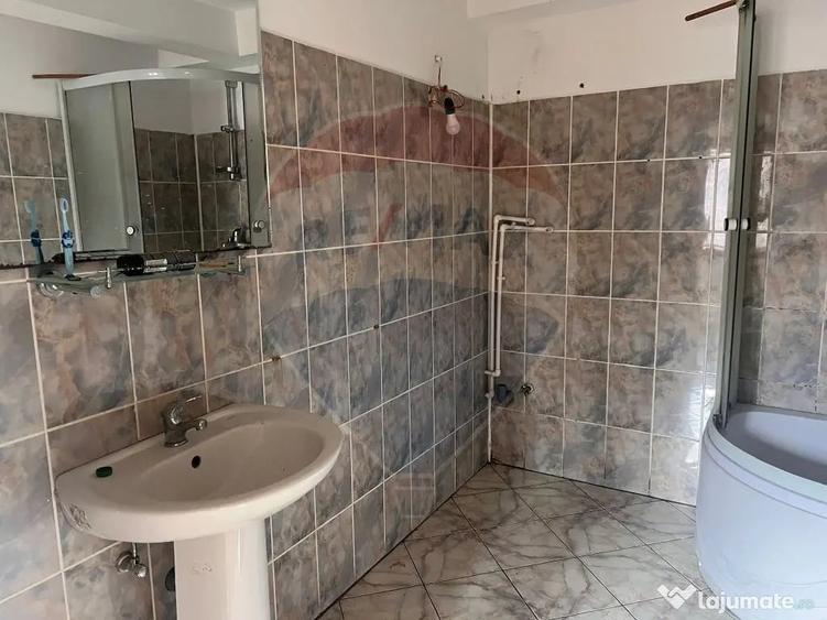 Spațiu comercial, de 438 mp, în Centrul Istoric