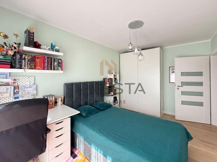 Apartament cu 4 camere semidecomandat, mobilat în Bună Ziua