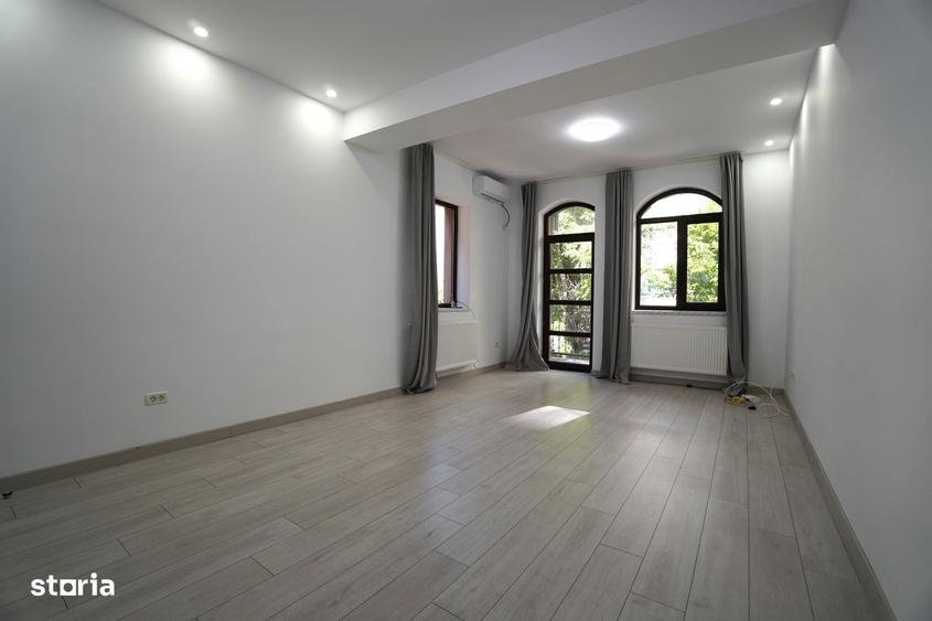 Casă cu 4 camere cu Teren 140 Mp în Vitan