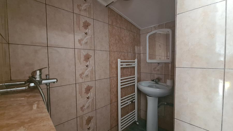 CASA CU CURTE - RACADAU - 9