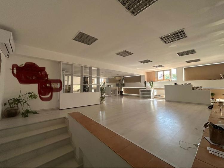 Spatiu de inchiriat 200mp DIRECT PROPRIETAR pretabil pentru salon sau birouri - 1
