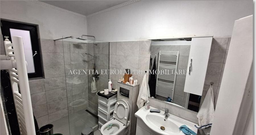 Casa de vanzare in localitatea Lazu - 4