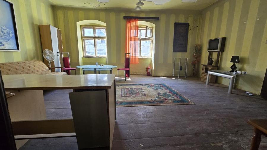 Garsoniera 52 mp si pod mansardabil de vanzare strada 9 mai - 4