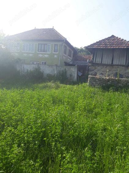 Casa batraneasca+teren de vanzare in sat Radosi,comuna Crasna,judetul Gorj - 3