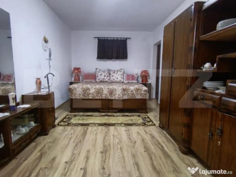 Casa cu 3 camere ?i teren in suprafa?a de 2000 mp - 10