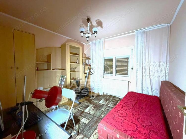 Apartament cu 3 camere, 2 bai, decomandat, centrala proprie, Girocului - 7