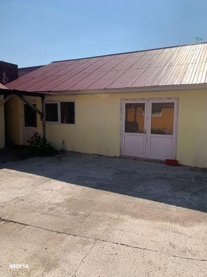 Vand cladire +camere de locuit si anexe - 8