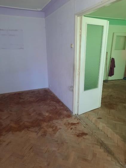 Apartament 2 camere nedecomandate , etj 1 - 9