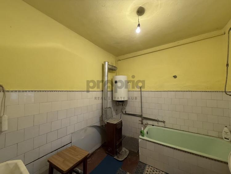 CASĂ COMPUSĂ DIN 2 CORPURI + CURTE + ANEXE - ORAȘ RUPEA -STR.VAII 38 - 12