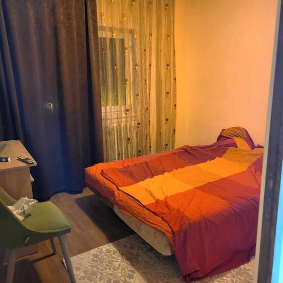 Apartament cu 4 camere decomandate, 85mp, etaj intermediar, finisat, mobilat si utilat, cu beci, 2 b - 4